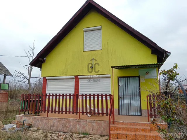 Eladó nyaraló Dömsöd 83 nm