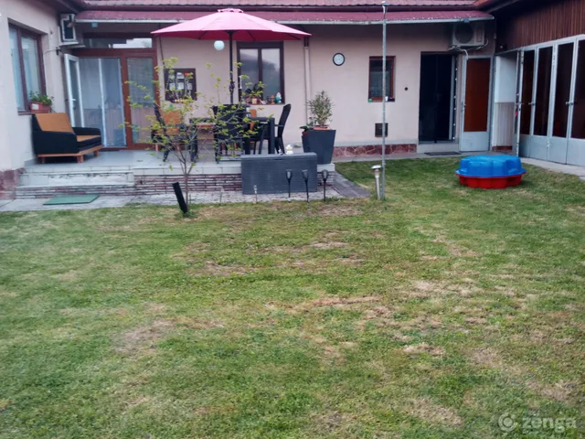 Eladó ház Balatonendréd, Fő 260 nm