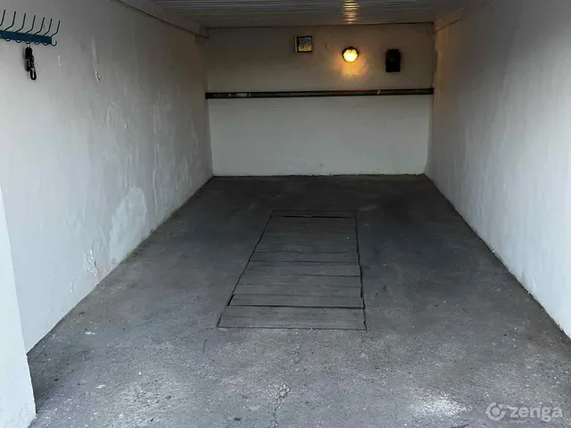 Eladó garázs Dunaújváros, Keleti iparterület 18 nm