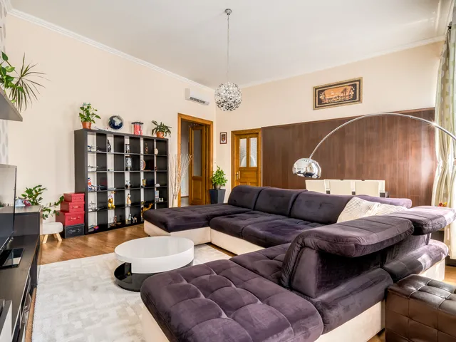 Eladó lakás Budapest II. kerület, Országút, Széll Kálmán tér 10 100 nm