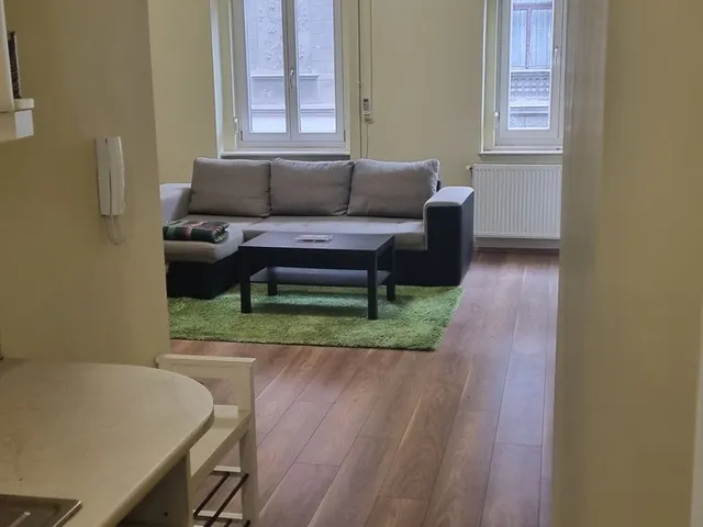 Eladó lakás Budapest VII. kerület, Thököly út 62 nm