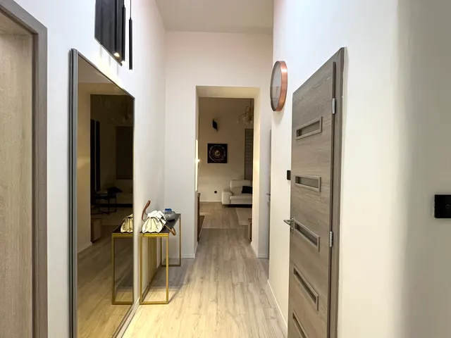 Eladó lakás Budapest VI. kerület, Nagykörúton belüli terület 70 nm