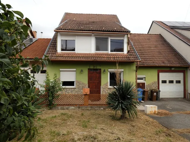 Eladó ház Pécs, Üszögpuszta 200 nm