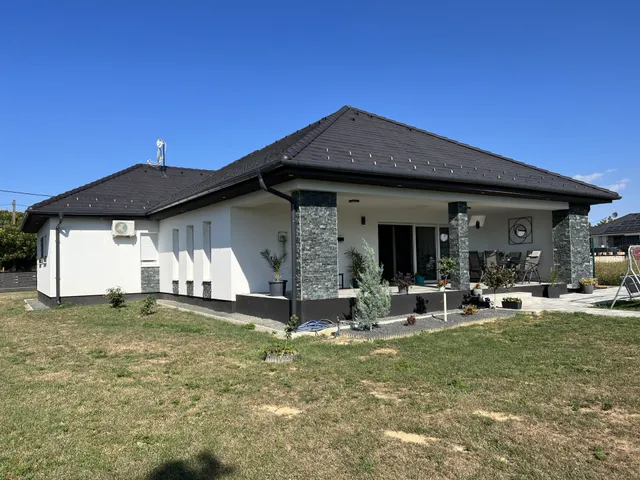 Eladó ház Cserszegtomaj 180 nm