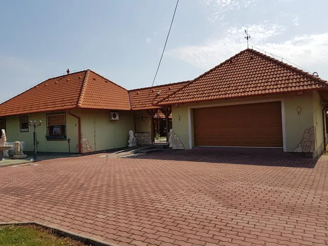 Eladó ház Kőszárhegy 400 nm