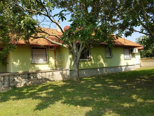Eladó ház Kőszárhegy 400 nm