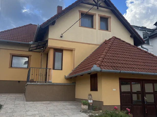 Eladó ház Alsópáhok 250 nm