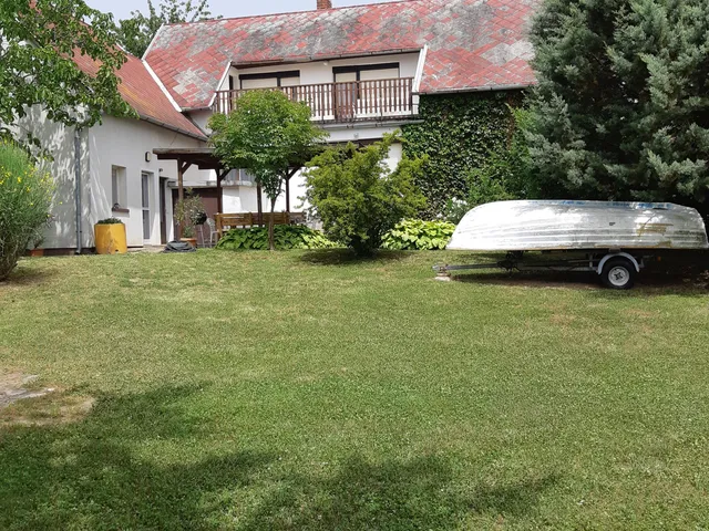 Eladó ház Gyenesdiás 252 nm