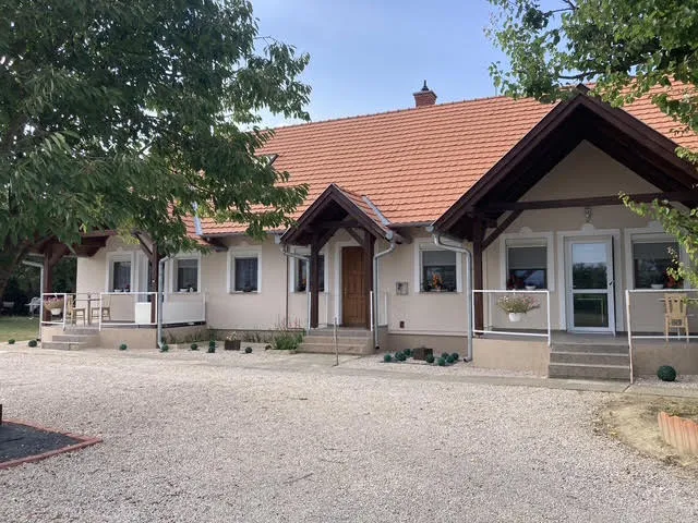 Eladó ház Kehidakustány 168 nm