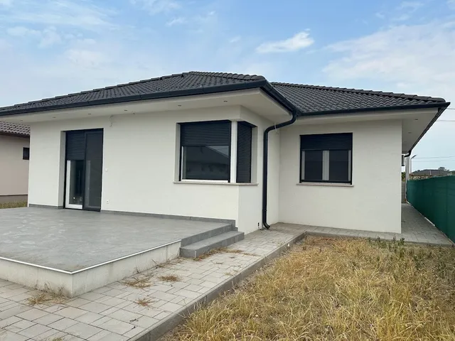 Eladó ház Kecskemét, Kadafalva 109 nm