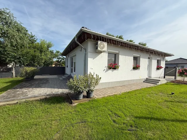 Eladó ház Ballószög 81 nm