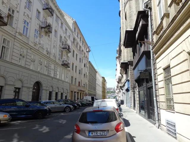 Eladó lakás Budapest V. kerület, Lipótváros, Zoltán utca 53 nm