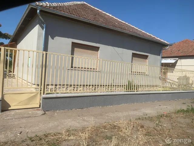 Eladó ház Csongrád, Bokros 111 nm