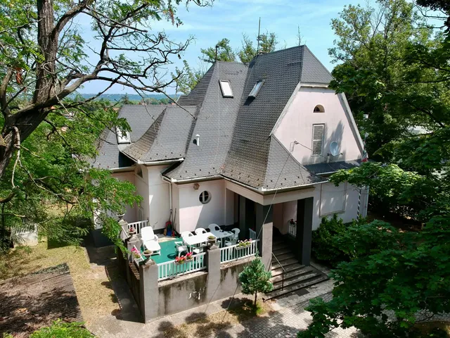 Eladó ház Balatonalmádi 262 nm