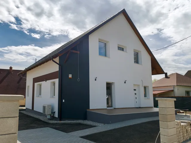 Eladó lakás Balatonakarattya 94 nm