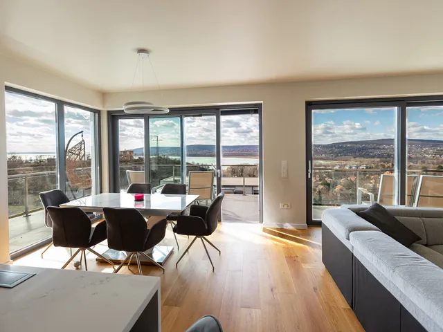 Eladó lakás Balatonfűzfő, Mámatető, Hóvirág utca 225 nm