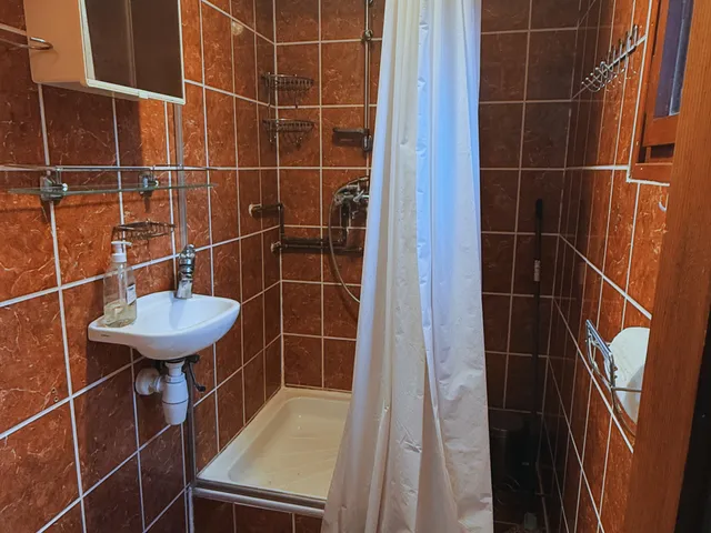 Eladó üdülő és hétvégi ház Balatonalmádi, Vörösberény, Veszprémi út 30 nm