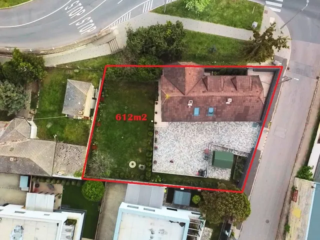 Eladó ház Veszprém, Belváros, Kádártai út 2. 200 nm