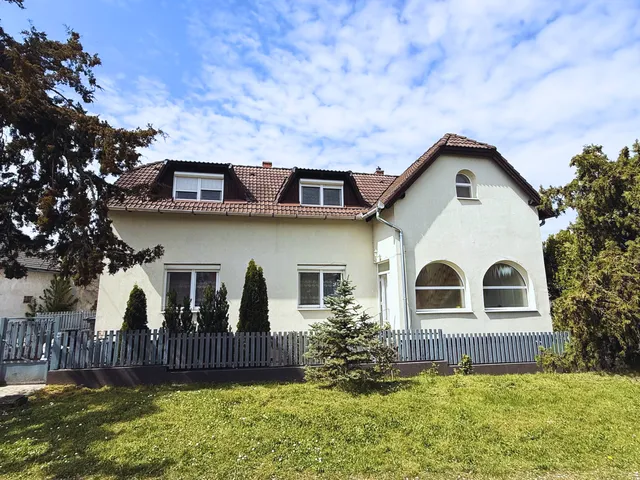 Eladó ház Veszprém, Belváros 200 nm