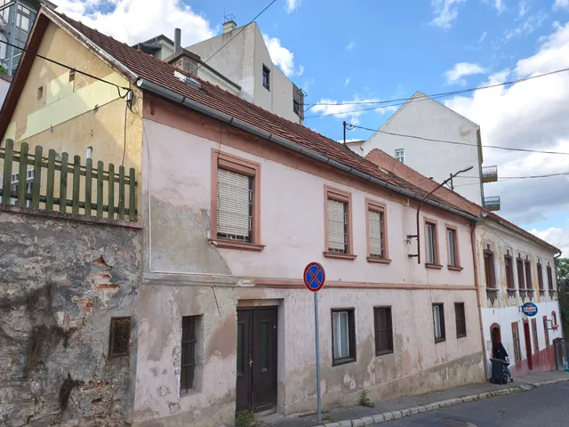 Eladó ház Veszprém, Buhim utca 1. 195 nm