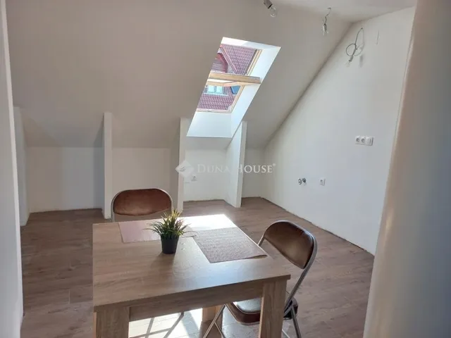 Eladó lakás Fót 61 nm