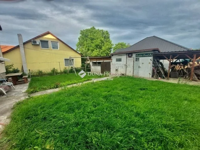 Eladó ház Pomáz 140 nm
