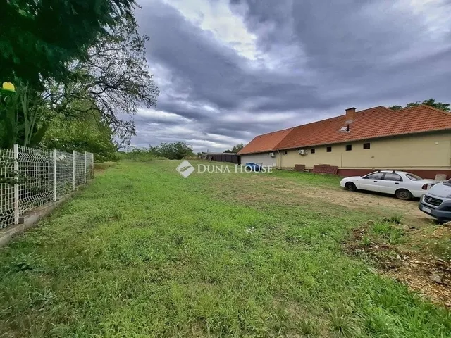 Eladó telek Őrbottyán 1000 nm