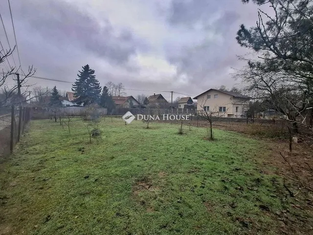 Eladó telek Fót 999 nm