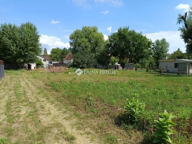 Eladó telek Csörög 720 nm