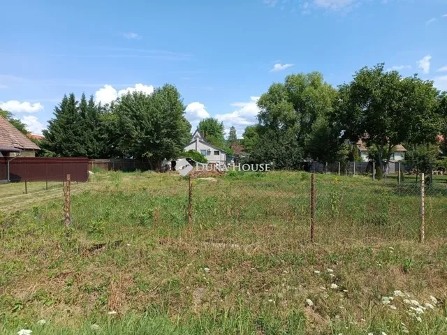 Eladó telek Csörög 720 nm