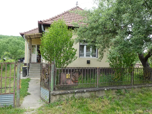 Eladó ház Istenmezeje, Szederkénypuszta 62 nm