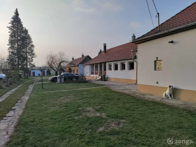 Eladó ház Gige 190 nm