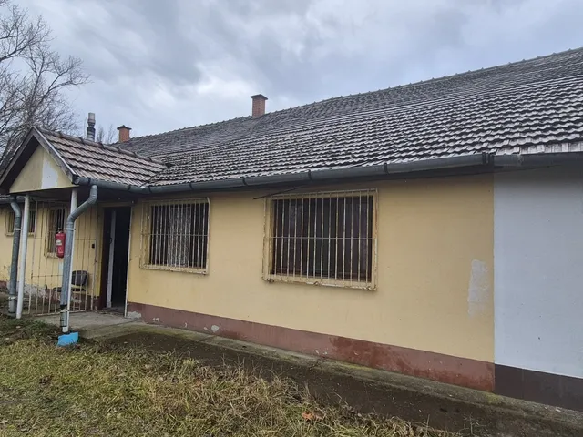 Eladó kereskedelmi és ipari ingatlan Budapest XXIII. kerület, Péterimajor 425 nm