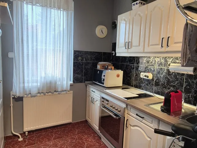 Eladó kereskedelmi és ipari ingatlan Vecsés 139 nm