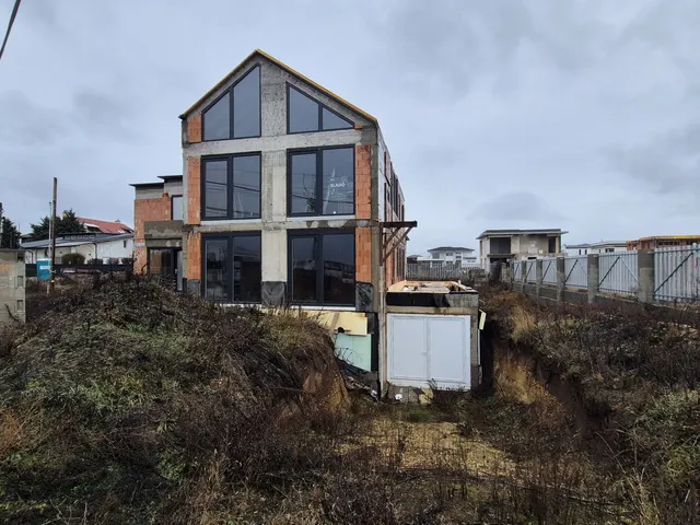 Eladó ház Budapest XVIII. kerület, Almáskert 290 nm