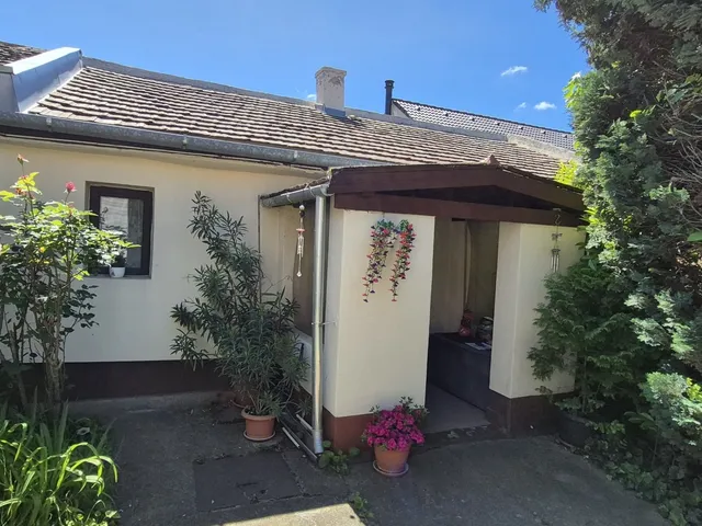 Eladó ház Budapest XVIII. kerület, Újpéteritelep 69 nm