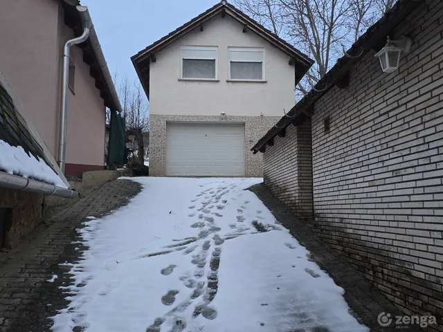 Eladó ház Dunaszentmiklós 160 nm