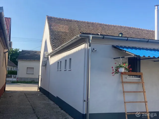 Eladó kereskedelmi és ipari ingatlan Kaposszekcső 680 nm