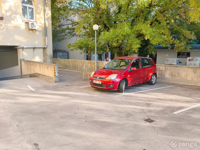 Eladó garázs Budapest XIII. kerület, Angyalföld, Szegedi út 31-33 15 nm