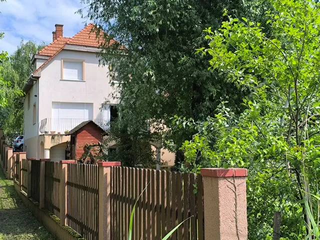 Eladó ház Majosháza 207 nm