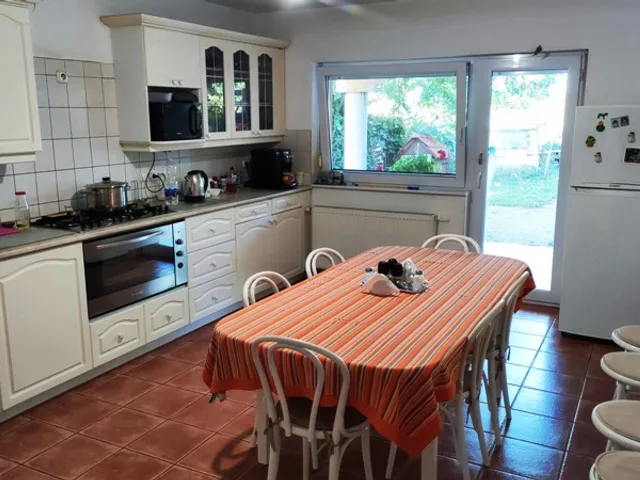 Eladó ház Majosháza 207 nm