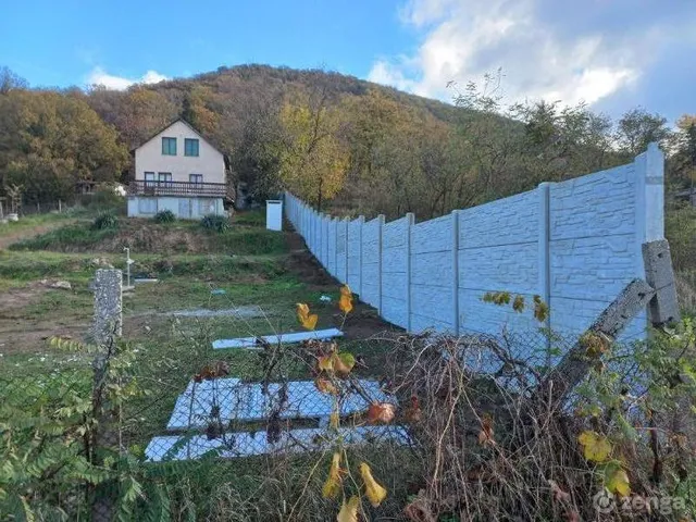 Eladó üdülő és hétvégi ház Esztergom, Zamárd, Harangvirág u 2 55 nm