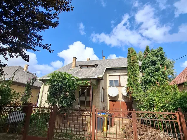 Eladó ház Nyíregyháza, Oros 200 nm