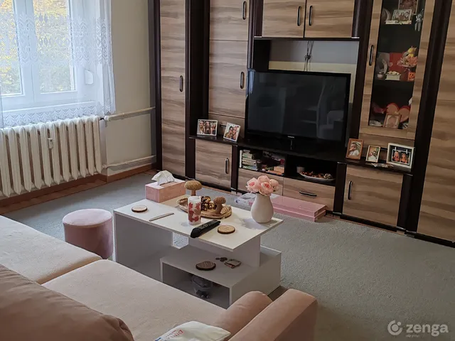 Eladó lakás Dunaújváros 54 nm