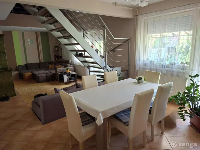 Eladó ház Békéscsaba, Lencsési (József Attila) lakótelep 135 nm