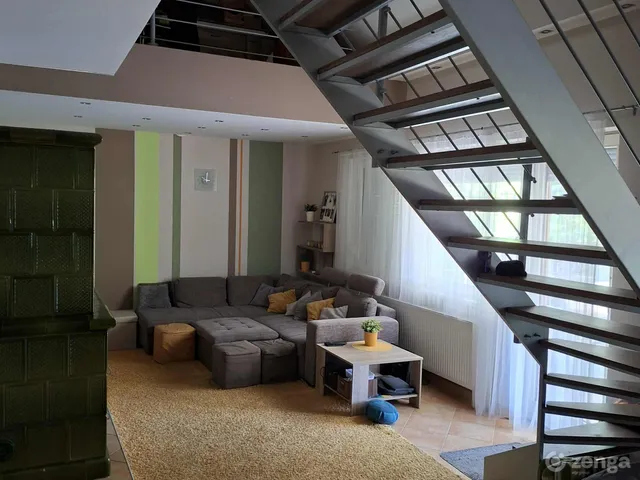 Eladó ház Békéscsaba, Lencsési (József Attila) lakótelep 135 nm