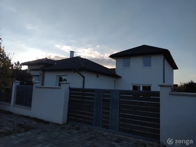 Eladó ház Debrecen, Szabadságtelep 210 nm