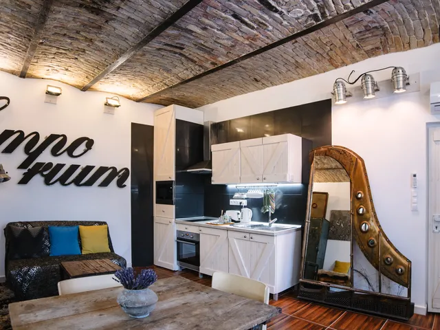 Eladó lakás Budapest VI. kerület, Nagykörúton belüli terület 38 nm