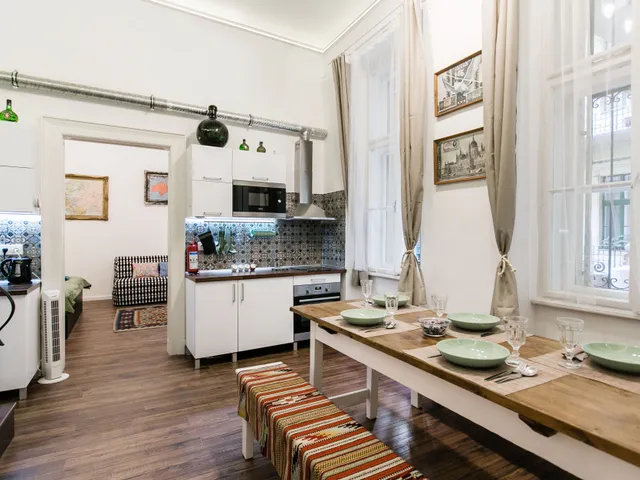 Eladó lakás Budapest VI. kerület, Nagykörúton kívüli terület, Teréz körút 35 nm