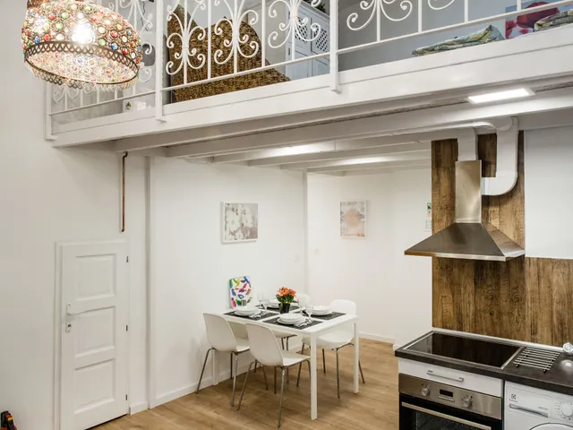 Kiadó lakás Budapest VI. kerület, Nagykörúton belüli terület, Bajcsy Zsilinszky út 31 nm